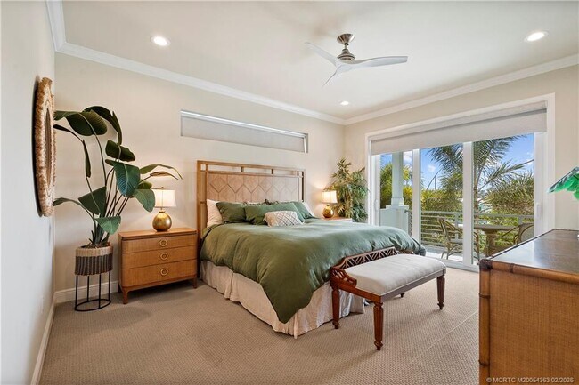 Building Photo - 521 SW Ocean Blvd