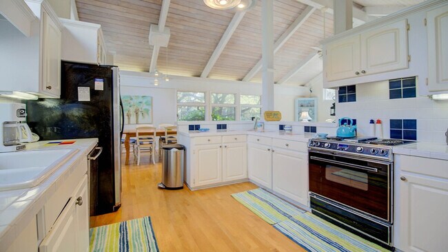 Building Photo - 94 Whiting Ln