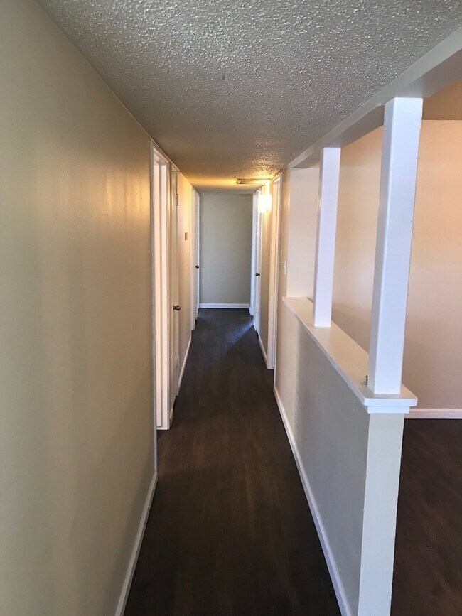 Building Photo - Clovis home for rent.