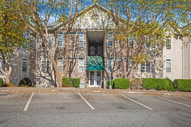 Building Photo - 3002 Greystone Pt