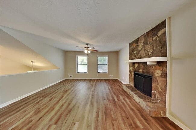 Building Photo - 6015 Sumit Ct NW