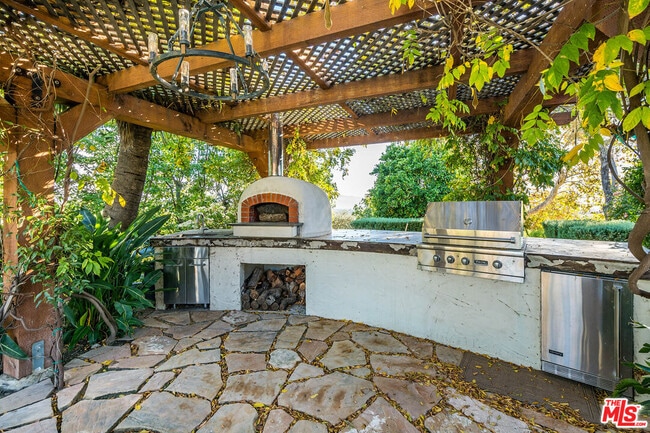 Building Photo - 2975 Calle Bonita