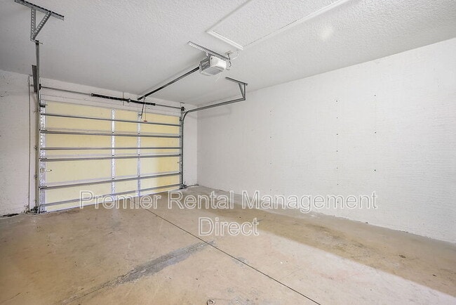 Building Photo - 532 Paulling Dr