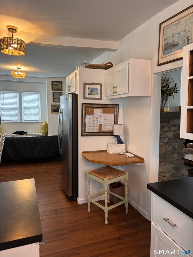 Building Photo - 11 Uncas Rd