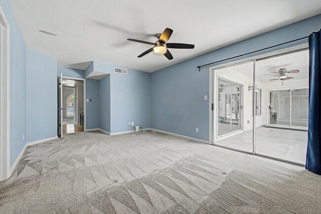 Building Photo - 1056 W Pecos Ave