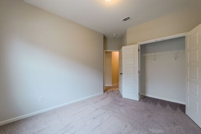 Building Photo - 1670 Branthaven Ln