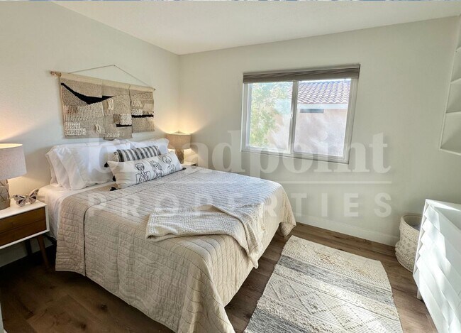 Building Photo - 1174 La Tortuga Dr
