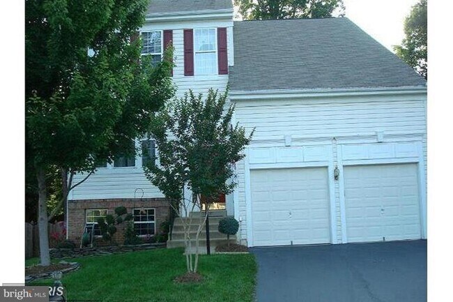 Building Photo - 5106 Higgins Dr