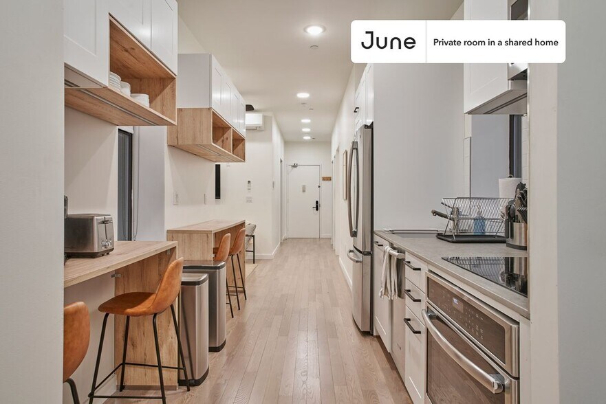 Building Photo - Room in Shared 3.0 bed/3 bath home