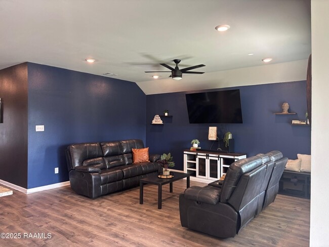 Building Photo - 205 Acadian Lk Dr