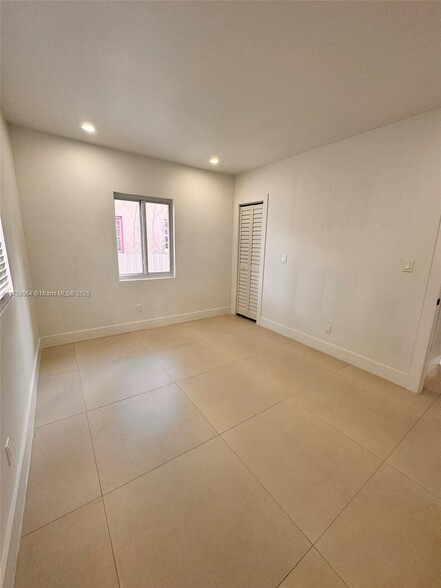 Building Photo - 728 NW 77th St