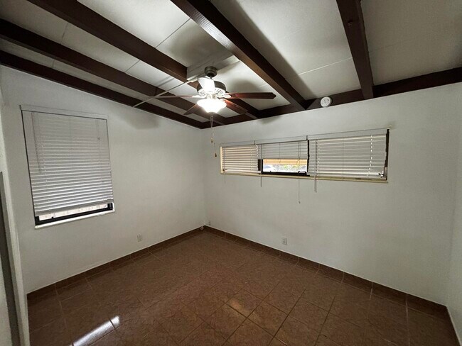 Building Photo - 2512 Key Largo Ln