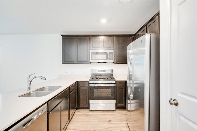 Building Photo - 275 Mica Trl