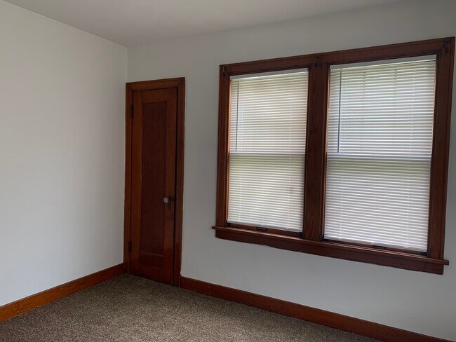 Building Photo - 1212 W Nowland Ave