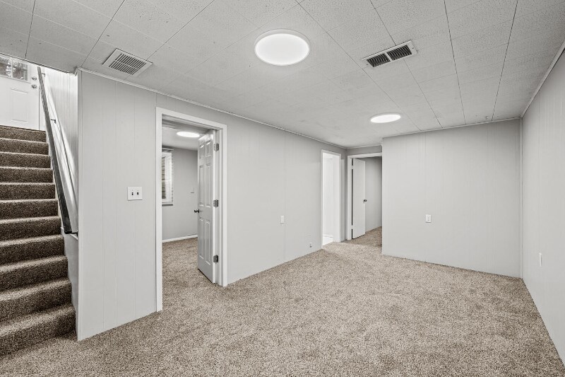 Building Photo - 4570 W Center Ave