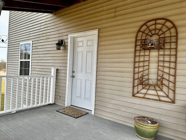 Building Photo - 376 NY-32