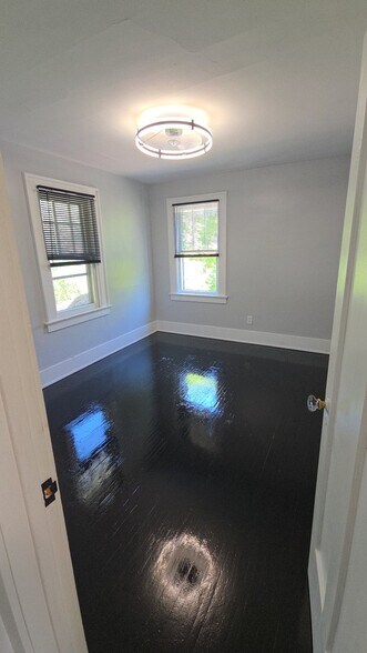 Building Photo - 485 Sawyer St