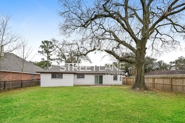 Building Photo - REDUCED!