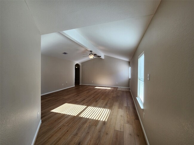 Building Photo - 22527 Cloverland Field Dr