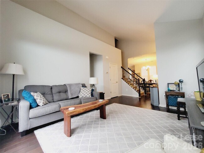 Building Photo - 101 Prairie View Ct