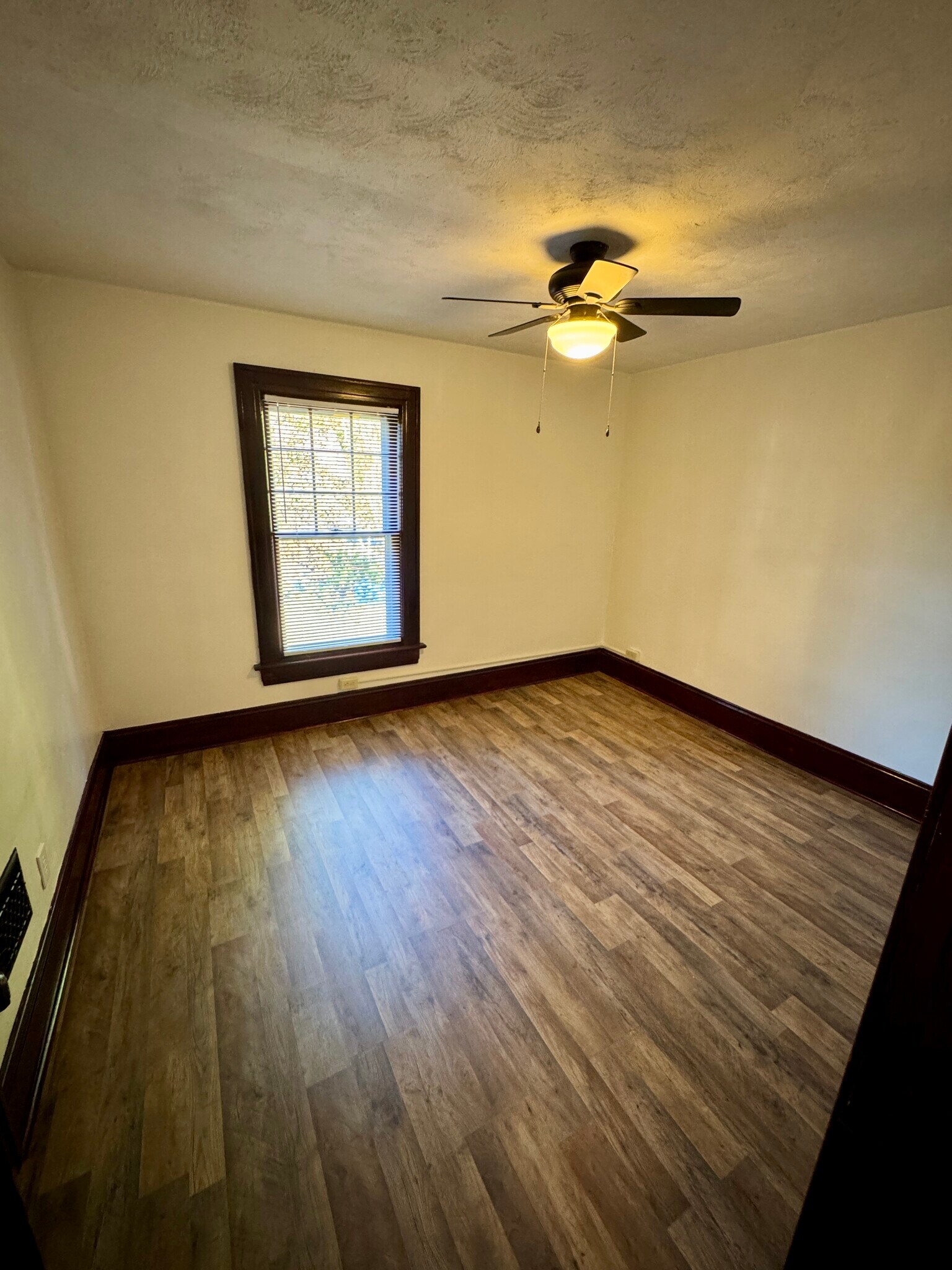 Building Photo - 757 N Jay St