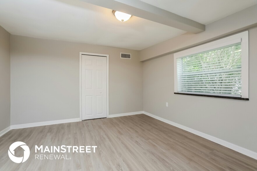 Building Photo - 307 S Ulysses Dr