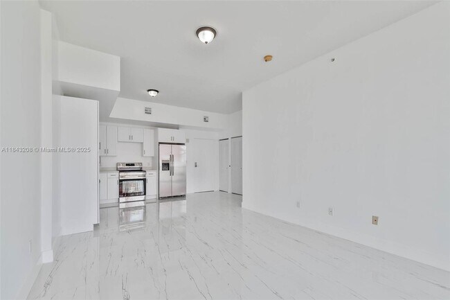 Building Photo - 1350 NW 8th Ct