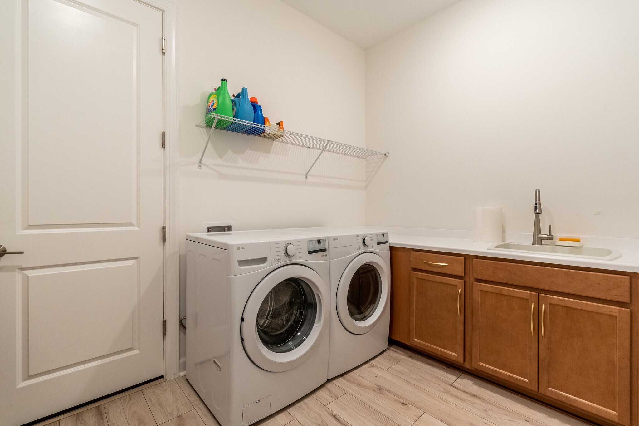 Laundry - 15347 Turin Dr