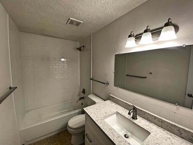 Building Photo - 5375 Osceola St