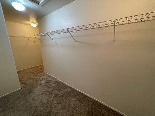 Building Photo - 2300 Jeans Ct