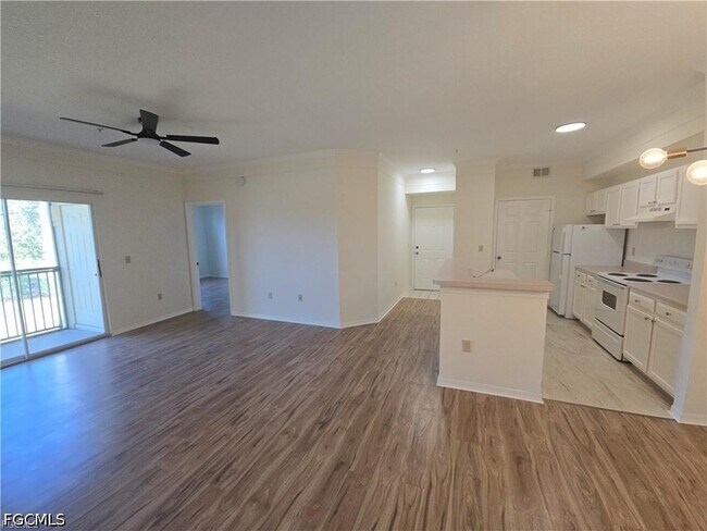 Building Photo - 11500 Villa Grand