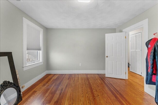 Building Photo - 49 Massasoit Ave