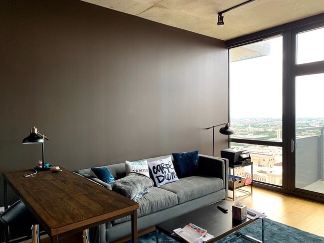 Building Photo - 235 W Van Buren St