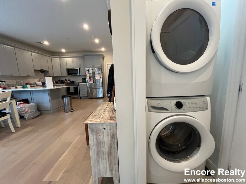 Building Photo - 39 Cummins Hwy