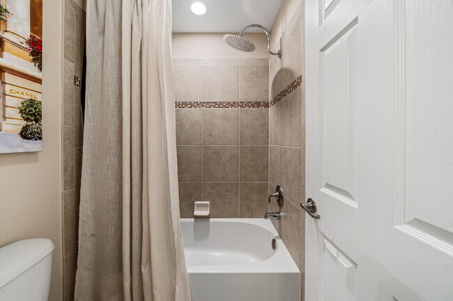 Building Photo - 10652 Ivanhoe Ln