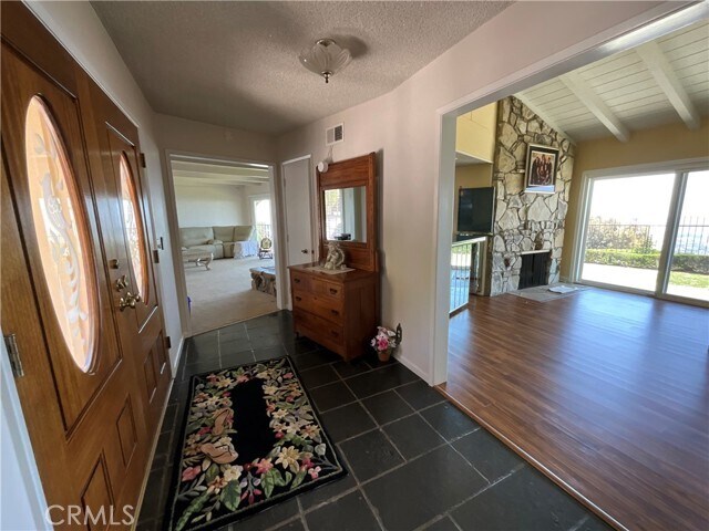 Building Photo - 3160 Crownview Dr