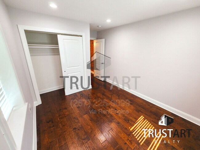 Building Photo - 2225 N Hancock St