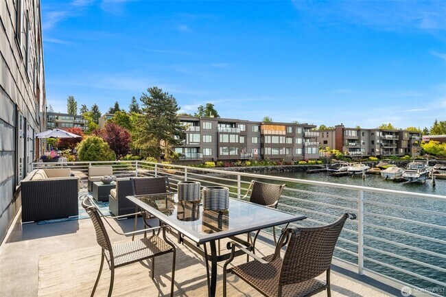 Building Photo - 2bd/1.75ba Kirkland Condo