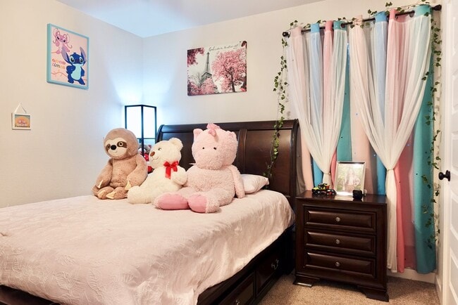 Building Photo - 413 Graze St