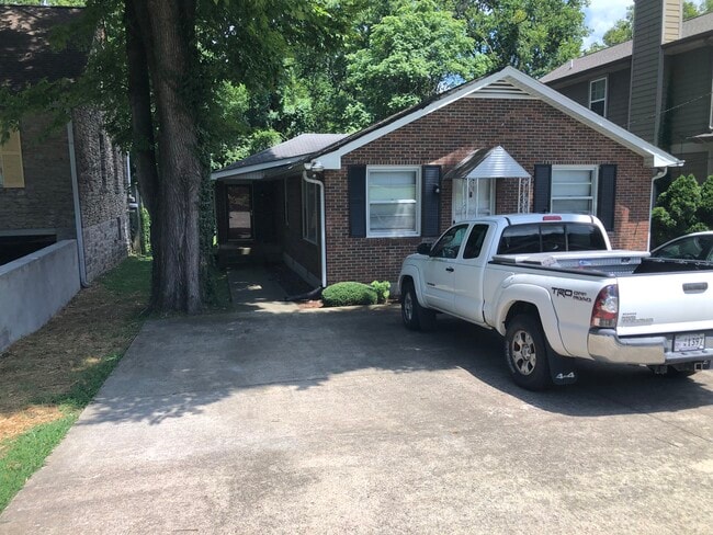 Building Photo - 1208 Grandview Dr