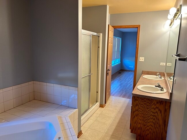 Building Photo - 2104 Olde Mill Rd