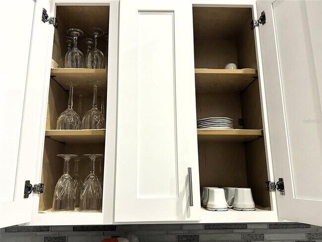 Building Photo - 16724 Rolling Green Dr