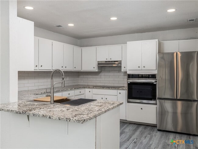 Building Photo - 148 Discovery Ln