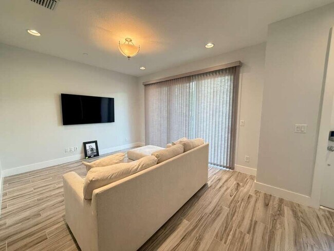 Building Photo - 5348 Sagan Ln