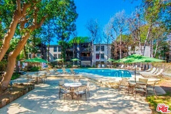 Building Photo - 7765 W 91st St