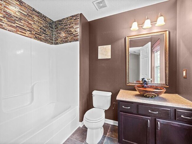 Building Photo - 116 Anterbury Dr
