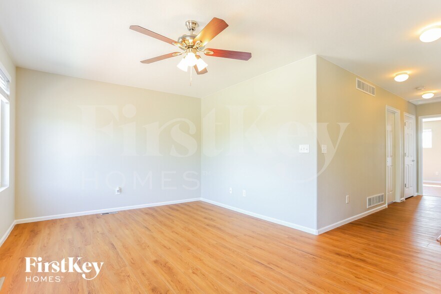 Building Photo - 15857 E 107th Way