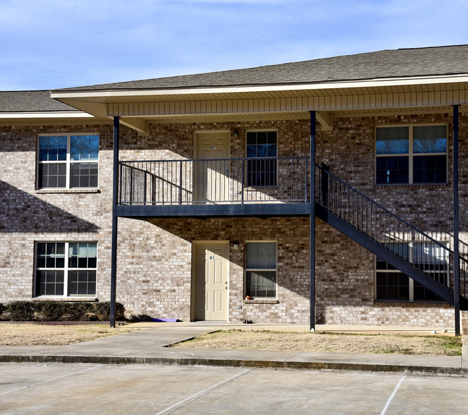 Building Photo - STONEBROOK VILLAGE