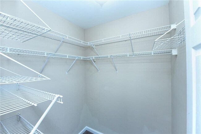 Building Photo - 2130 Hickory Cove