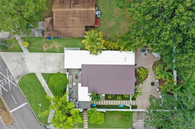 Building Photo - 3304 W El Prado Blvd